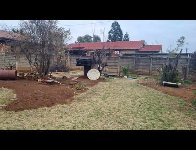 3 BEDROOM HOUSE FOR SALE IN LENNOXTON